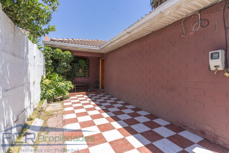 AVENIDA LO CRUZAT CON DOA LETICIA...                                